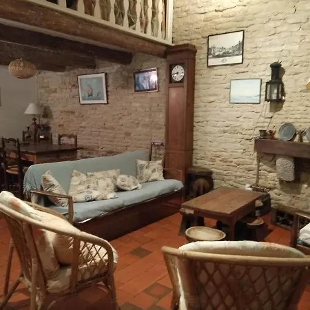 Дом отдыха Maison Au Centre Du Village *